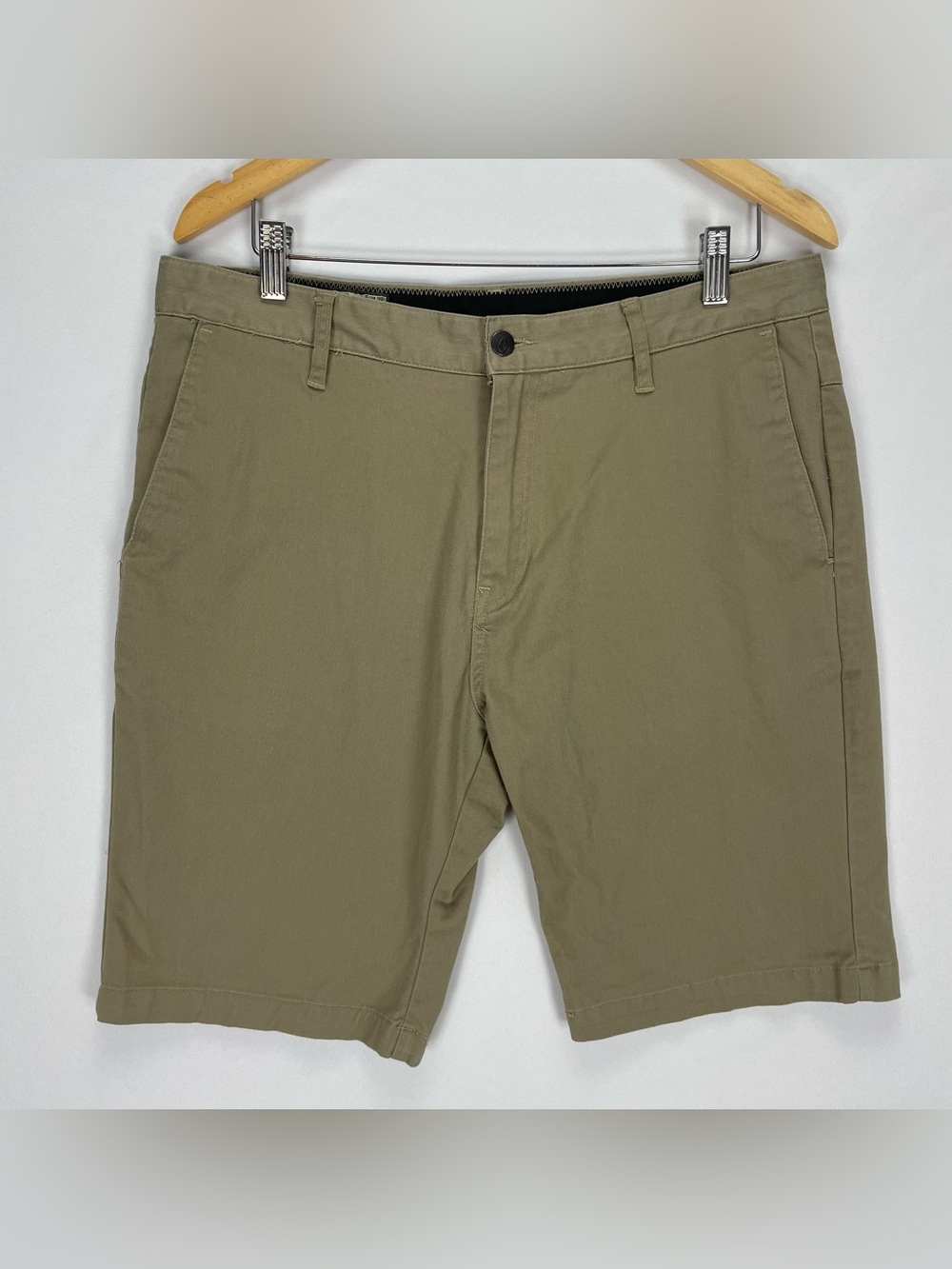 Volcom Corpo Class Shorts Men’s 33 Tan Brown Chino Flat Front Canvas 10” Inseam